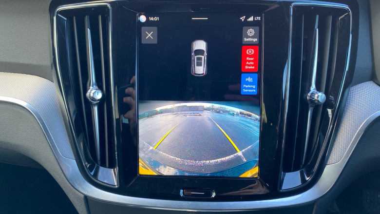 Volvo V60 2.0 B4P Plus Dark 5dr Auto [7 speed] Petrol Estate